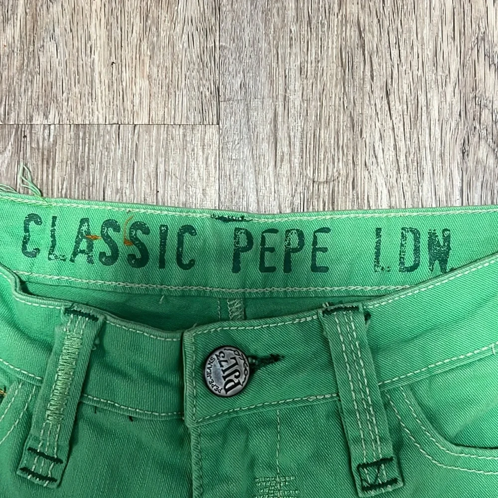 Classic Pepe London Jean Green distressed Studded Jeans - Picture 15 of 16